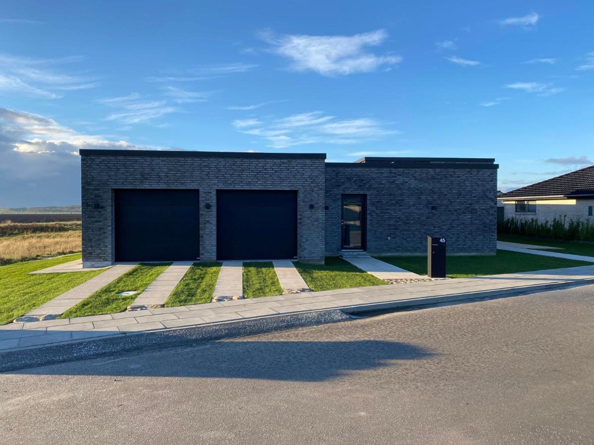 Part Of A New House - With Private Bathroom, Kitchen And Entrance - Self Check In Klarup Eksteriør bilde